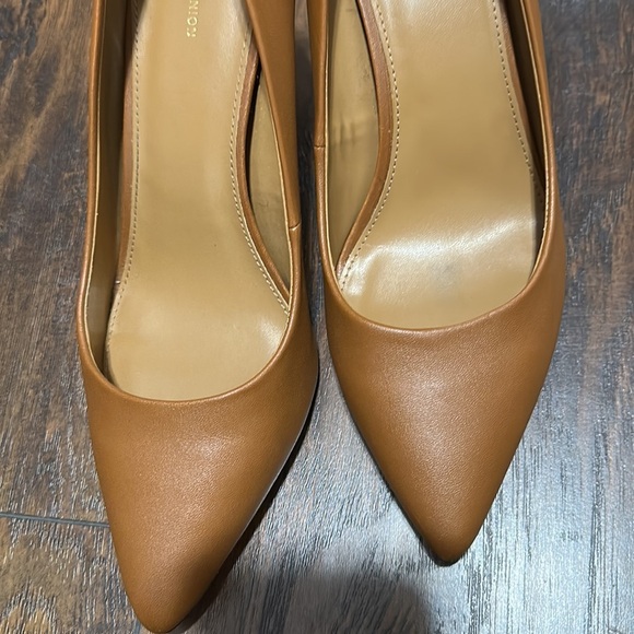 14th & Union Cognac Pointy Toe Heels Pumps Size 10 - Picture 10 of 11